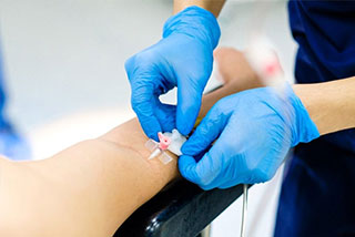 cannula-insertion-at-home-in-gurgaon.jpg